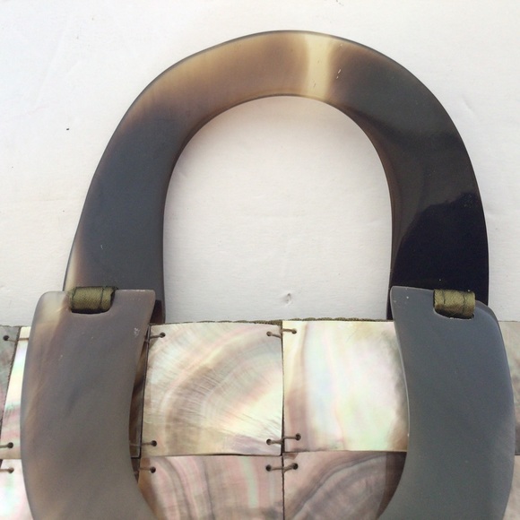 VINTAGE MOTHER OF PEARL HANDBAG - Picture 12 of 13